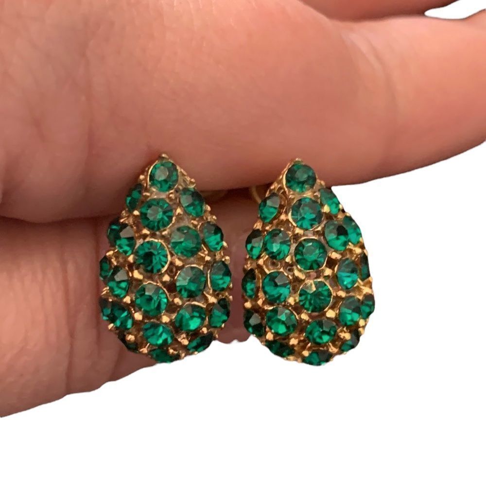 Vintage Earrings Tear Drop Green Gemstone Gold Tone Screw Back Costume Jewelry